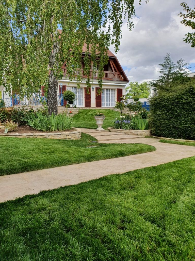 A43019fb 23f0 416f A26c 43ed83ad915f 1 768x1024